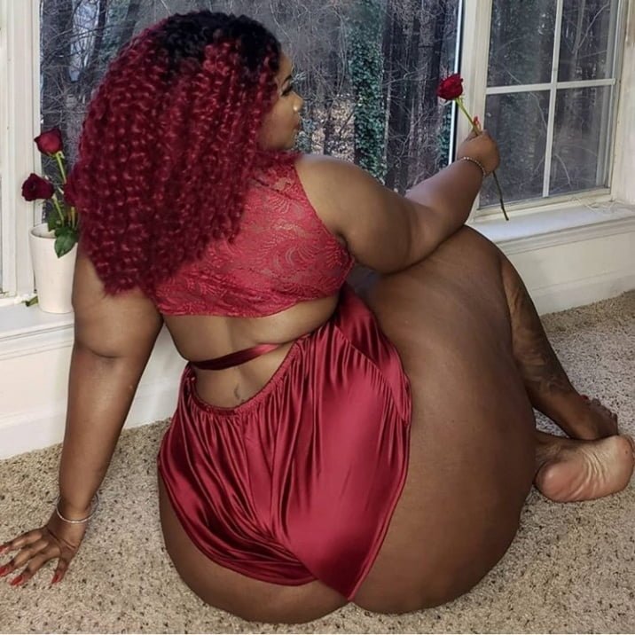 CURLY CURVY CHRISSY 🍫🍑 #BdM60vkO
