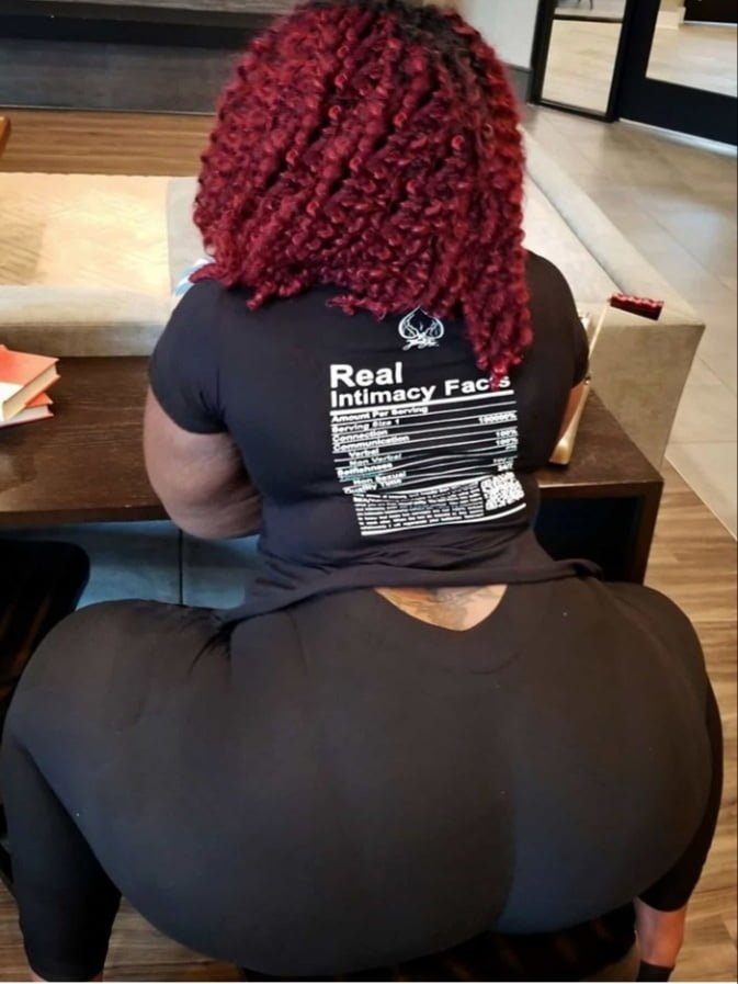 CURLY CURVY CHRISSY 🍫🍑 #DwusR7Q0