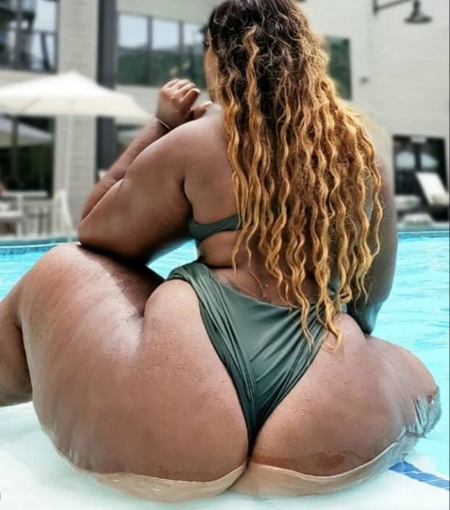 CURLY CURVY CHRISSY 🍫🍑 #Fflxmx5K