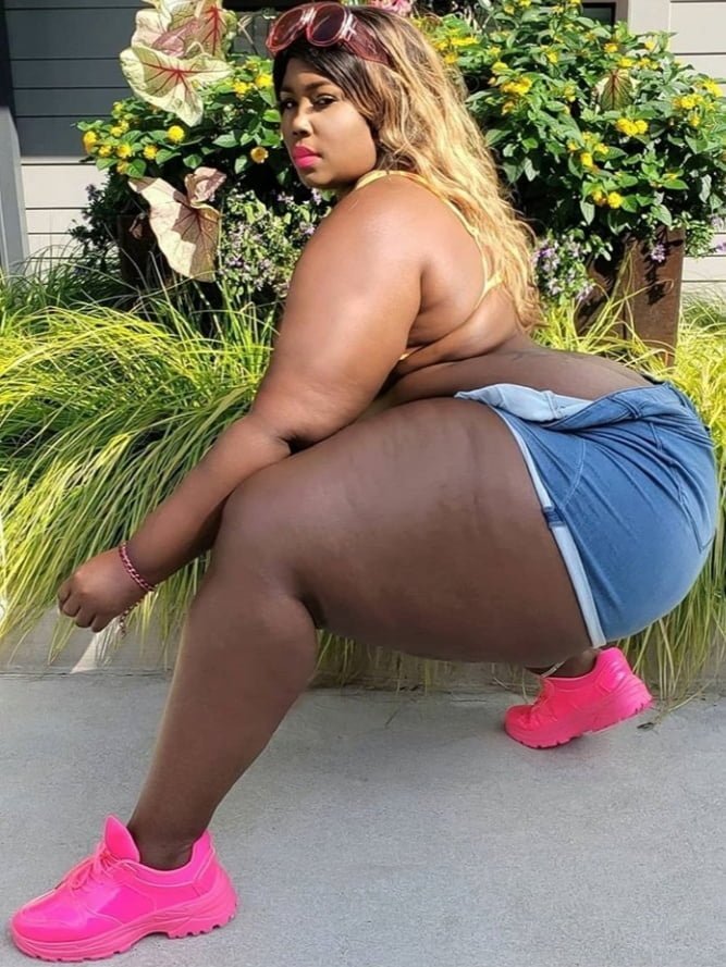 CURLY CURVY CHRISSY 🍫🍑 #SsRM09VG