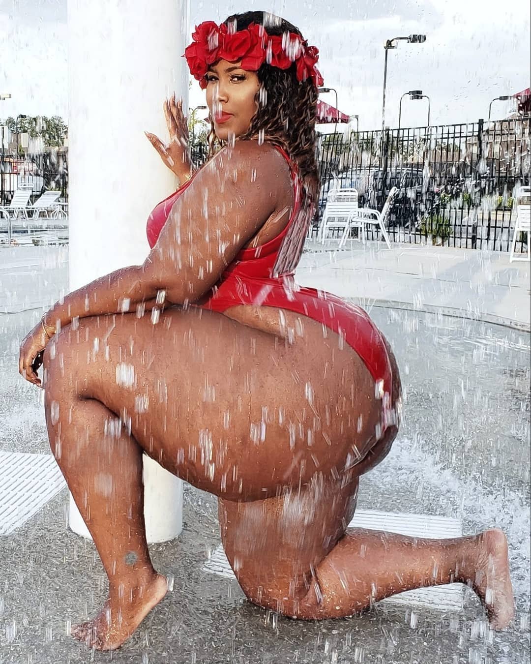 CURLY CURVY CHRISSY 🍫🍑 #ZKBp5xiI
