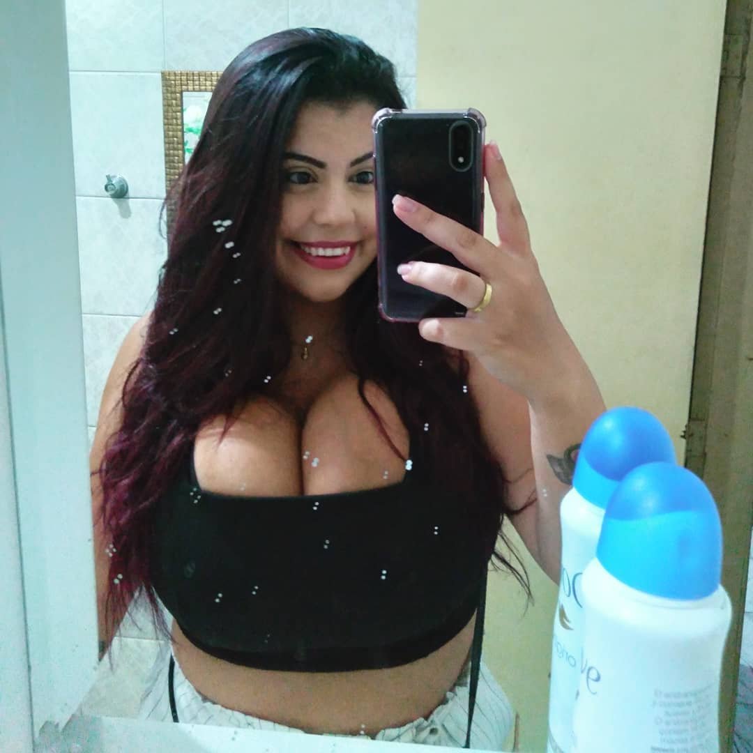 Morena £m¡ly \/ #1g5WwcS8
