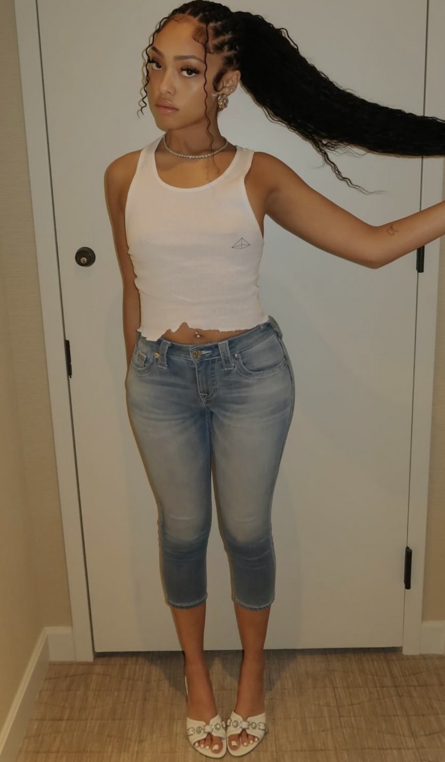 Does she not know she’s a nigga & everyone can see her dark nipples through a white top? #V4fB4hyB