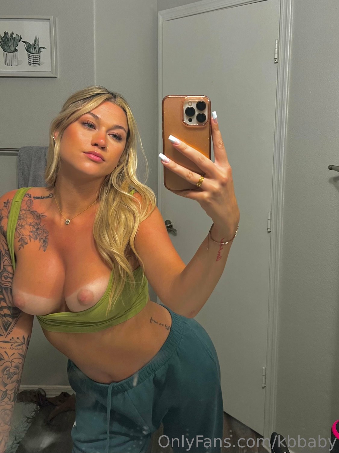 Blonde slut gets facefucked #CQOGsWtn