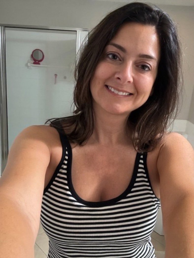 Cuck hubby shares incredible milf wife for tributes #7MYBr9Ig