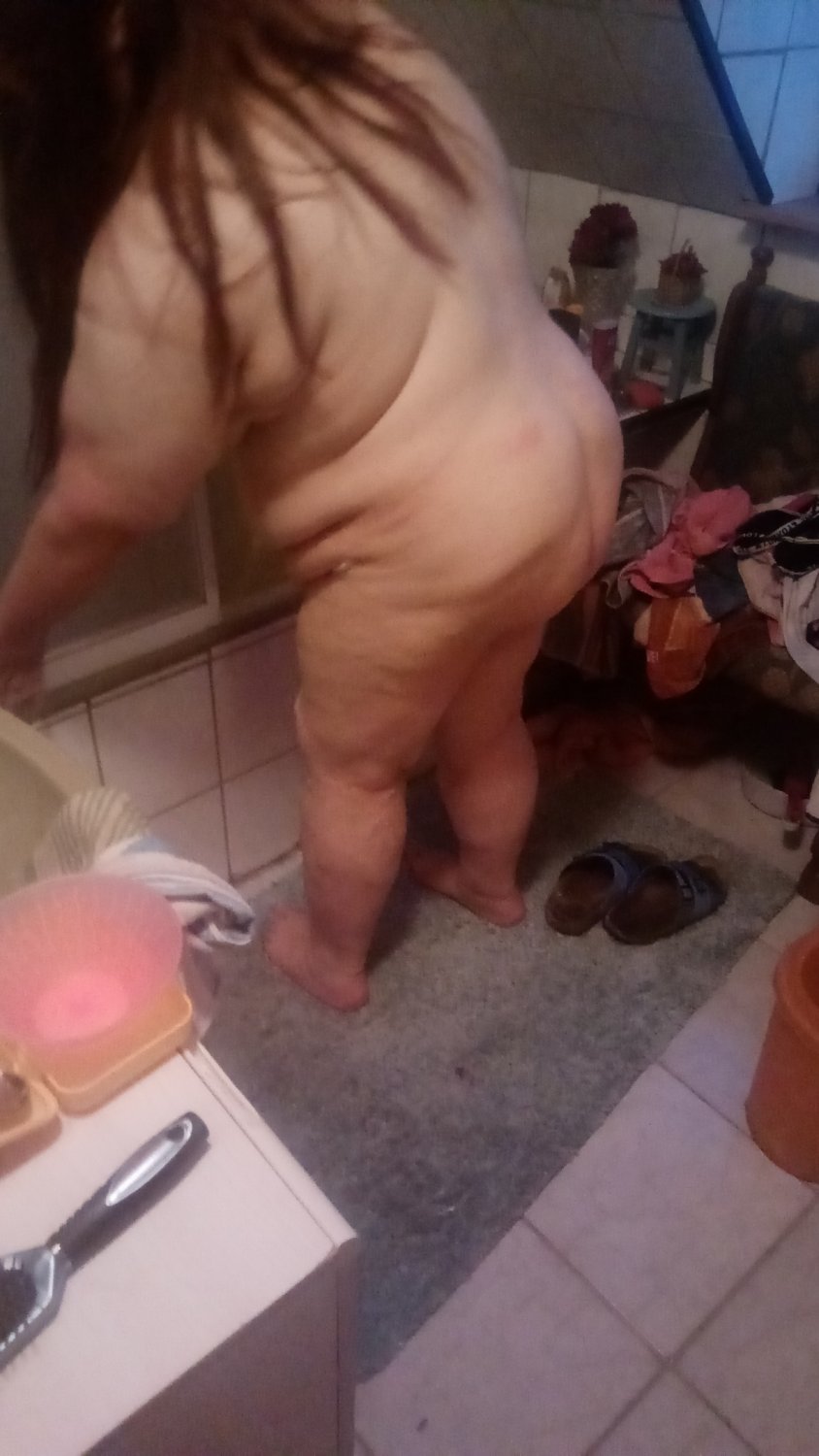 German BBW nurse Nancy Rankel keeps her holes open for everyone. #vESl2MNx