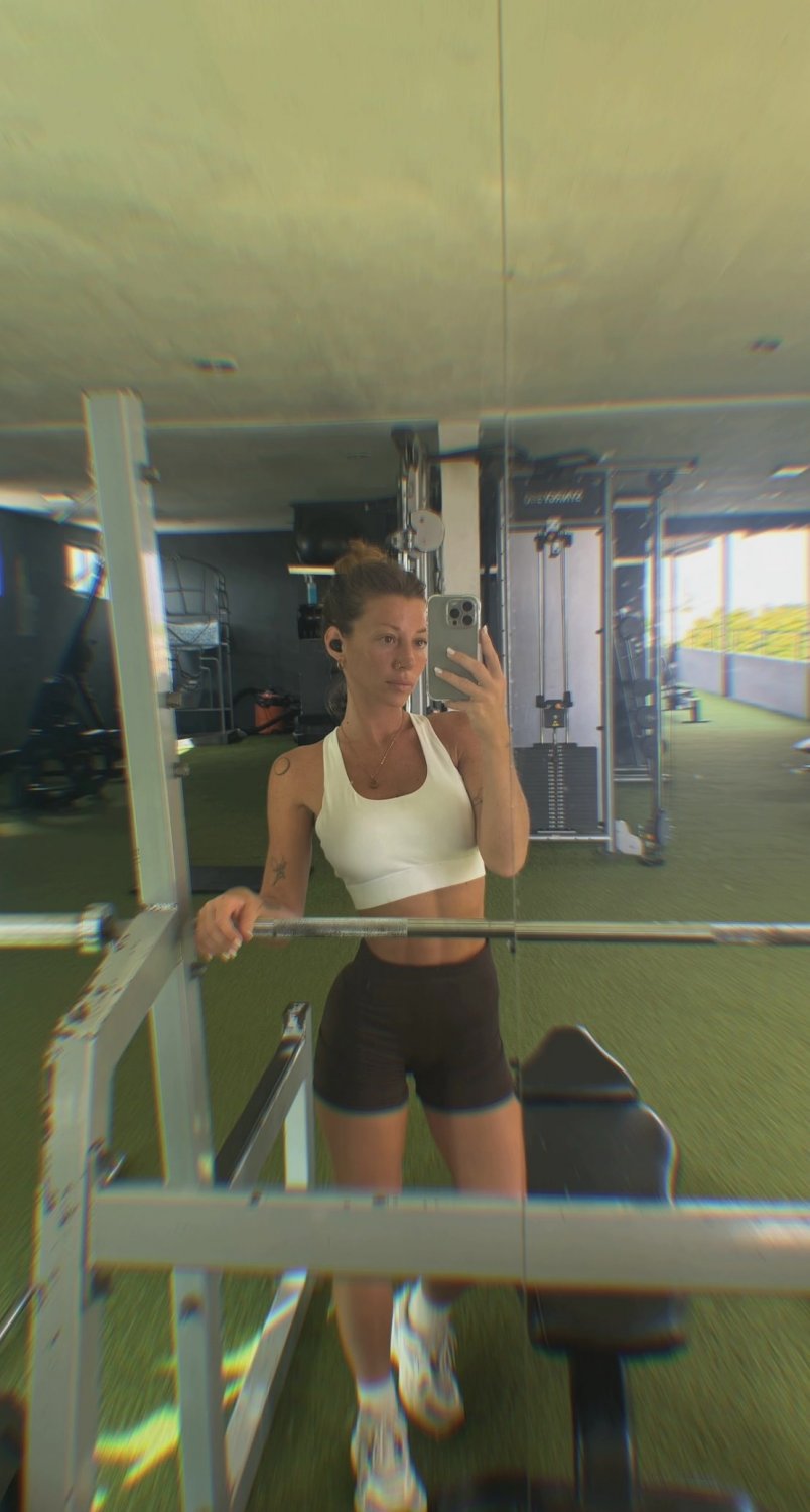 Just warming up… but you already look hot #Q3kJnXcz